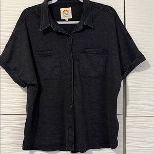 C&C California women’s Black Short-Sleeve Button-Up Shirt gray vintage wash LARG
